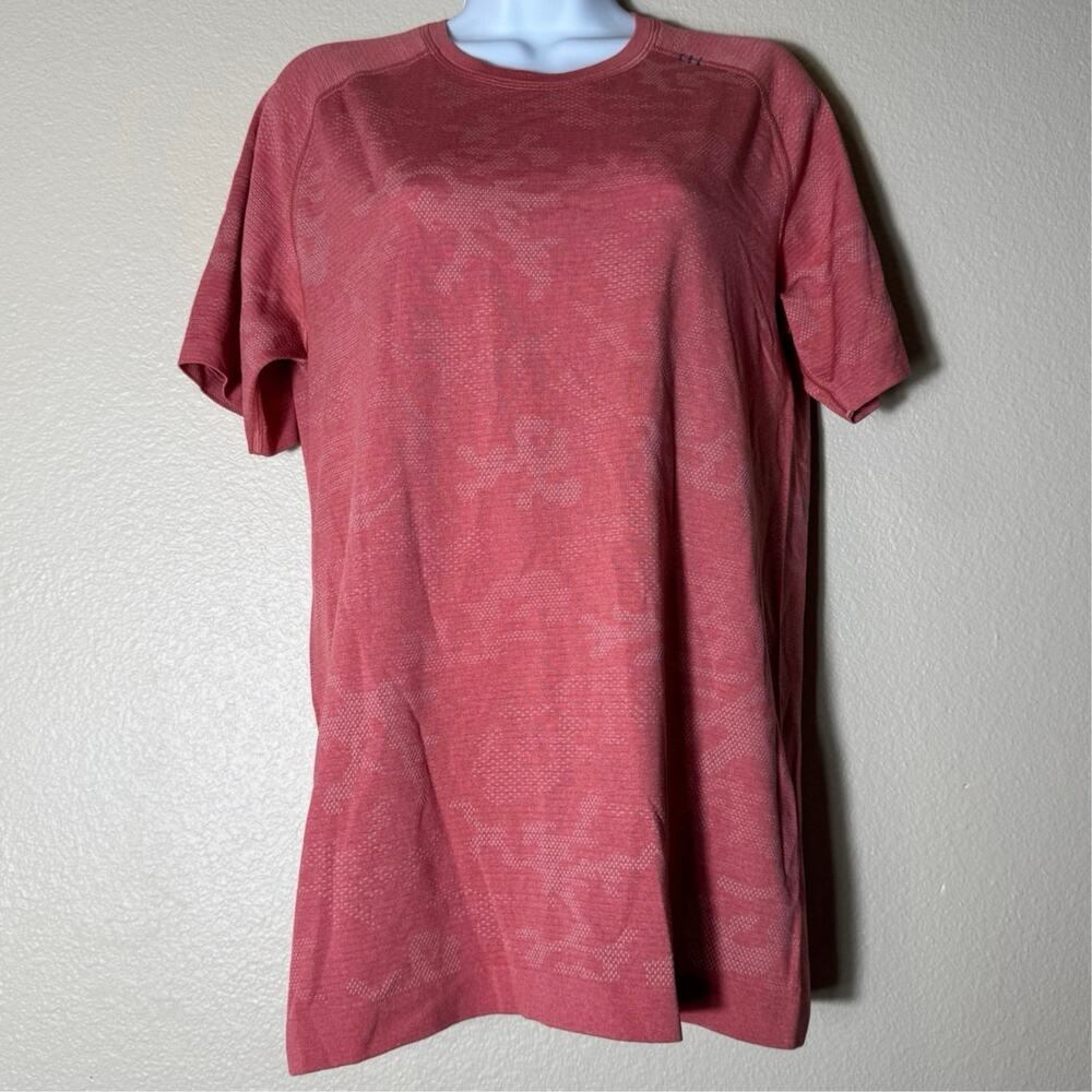 lululemon | metal tech ventilated men's red camo athletic shirt sz S
